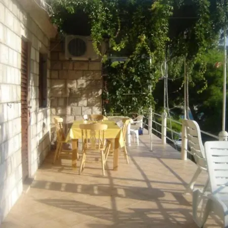 Apartment Apartment By The Sea